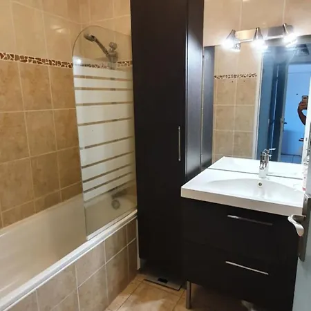 2 Pieces Avec Piscine Et Vue Et Climatisation Appartamento