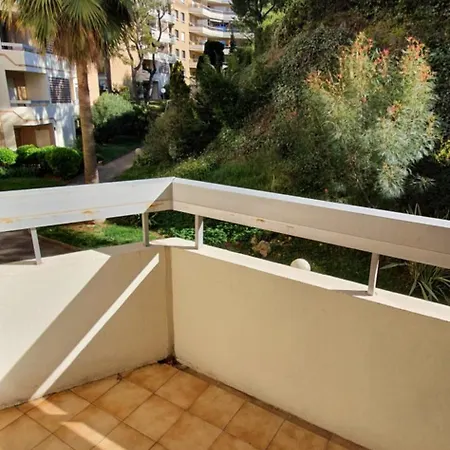 2 Pieces Avec Piscine Et Vue Et Climatisation Appartamento