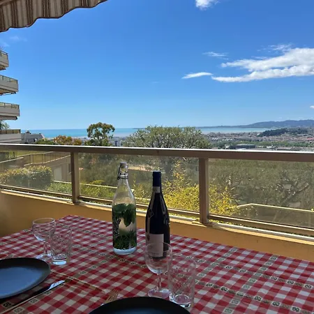 Appartamento 2 Pieces Avec Piscine Et Vue Et Climatisation